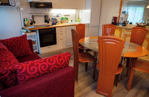 Lengnau Apartment | Gemütliche Wohnung mit Terasse und Feuerstelle