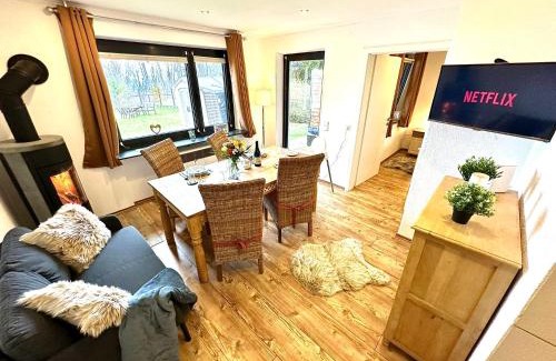 Steinberg House | Gemütliches Alpenblick BERG-Bungalow + großer GARTEN + NETFLIX!