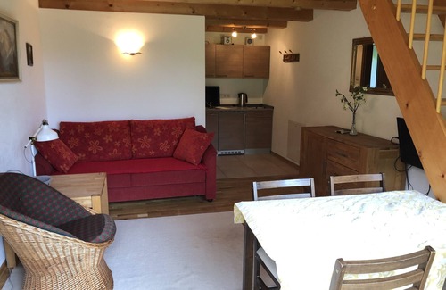 Osterhofen Apartment | Gemütliches Appartment mit Garten in Sehr Ruhiger Lage