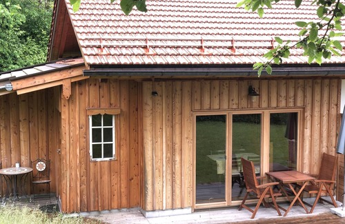 Osterhofen Apartment | Gemütliches Appartment mit Garten in Sehr Ruhiger Lage