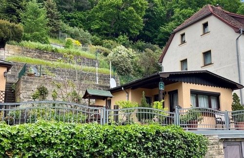 Prossen House | Gemütliches Ferienhaus Direkt am Fuße des Lilienstein in Bad Schandau