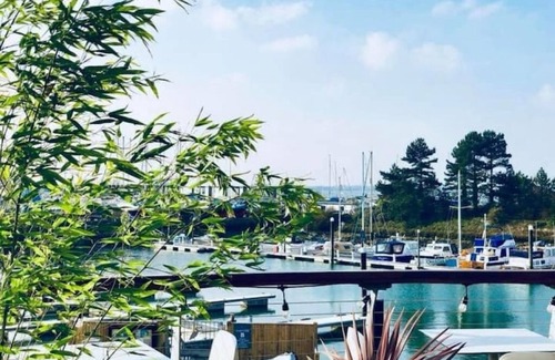 Emsworth Apartment | 'Genoa' a luxurious yurt with sea & harbour views