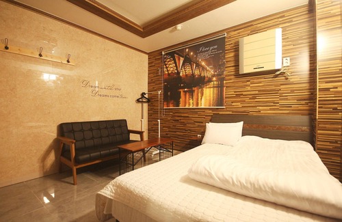 Geochang Hotel | Geochang Hwangsil