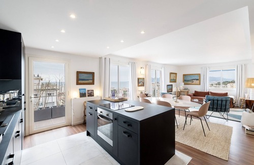 Riou - Petit Juas - Av de Grasse Apartment | Geoffrey By Terry's Homes