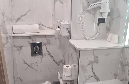 Le Mesnil-Amelot Hotel | Geographotel Paris - Roissy CDG Airport