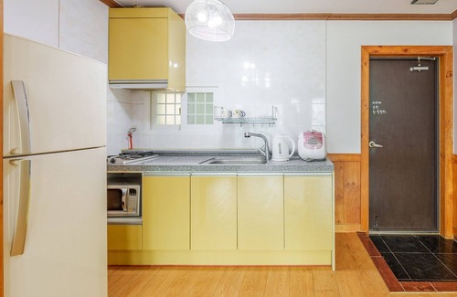 Geoje House | Geoje Come and Stay Pension