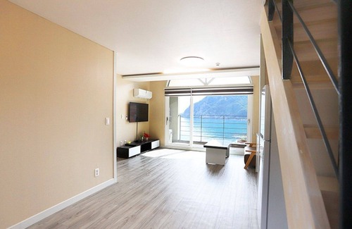 Geoje House | Geoje Island The Grace Pension