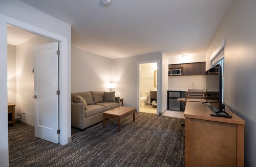 Surrey Hotel | George Point Inn