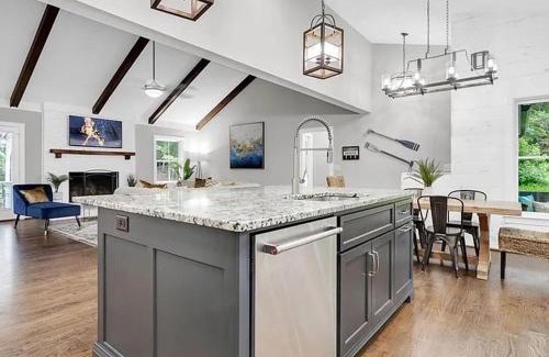 Flowery Branch House | Georgia Lakeside Getaway with Private Pool