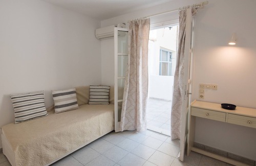 Old Town Naxos Hotel | Georgia Mare