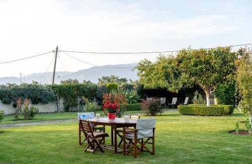 Aigialeia Apartment | Georgias paradise villa and Garden