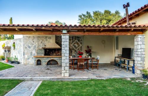 Aigialeia Apartment | Georgias paradise villa and Garden