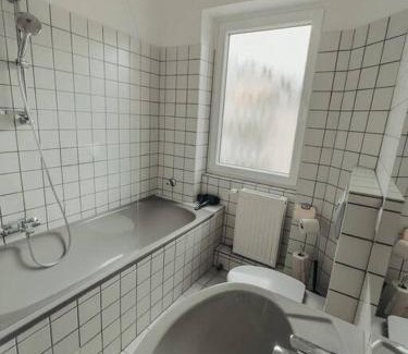 Metternich Apartment | Geräumige 3-Schlafzimmer-Wohnung in Koblenz nahe Uni