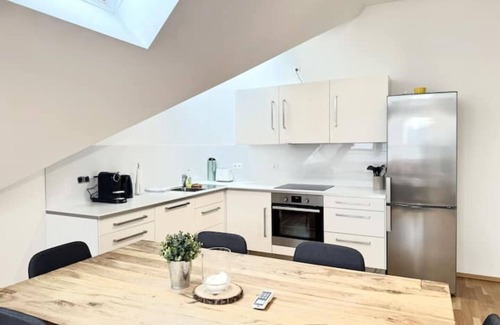 Favoriten Apartment | Geräumiges Penthouse in Favoriten