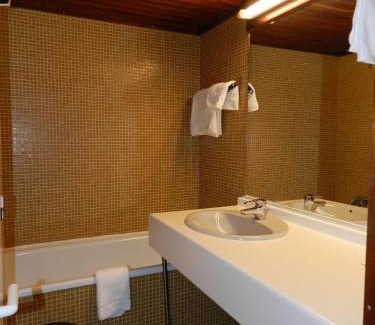 Besse-et-Saint-Anastaise Hotel | Gergovia