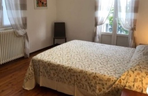 Gonte Apartment | Geschmackvoll Möblierte 2½-zimmer-wohnung mit Balkon und Wunderbarer Seesicht