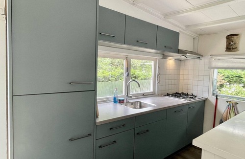 Sint Maartensvlotbrug House | Geschmackvoll Eingerichtetes Chalet mit Neuem Badezimmer, Wlan, Klimaanlage