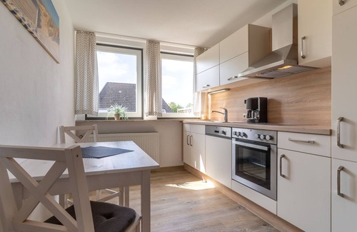 Tating Apartment | Geschmackvolle und Moderne 2- Zimmerwohnung mit Balkon für 4 Personen