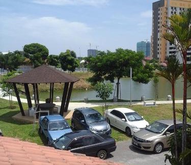 Tujuh Gajah Berang House | Get 2 HomeStay
