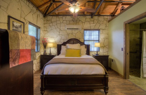 Hunt Apartment | Get away at Mo-Ranch!