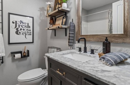 Henderson County House | Get away in East Texas! A house and 10 acres to Escape to - 1 hour from Dallas