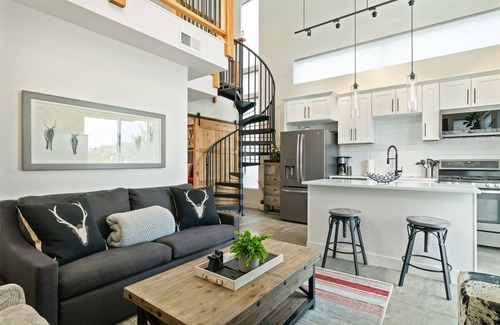 Whitefish Condo | Get Away to Whitefish this Winter! Pet-friendly! Amazing Communal Amenities!