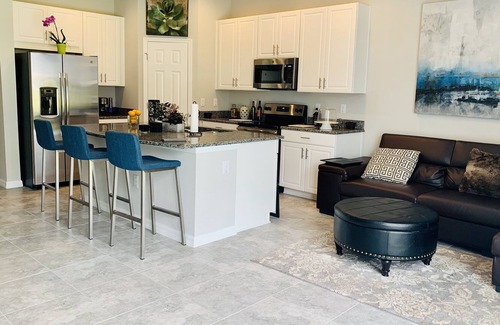 Riverview House | Get close to beaches and downtown!