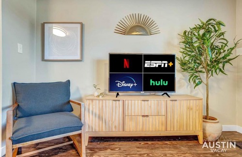 Hancock Apartment | Get Comfy Memory Foam Beds and Tub in Central ATX