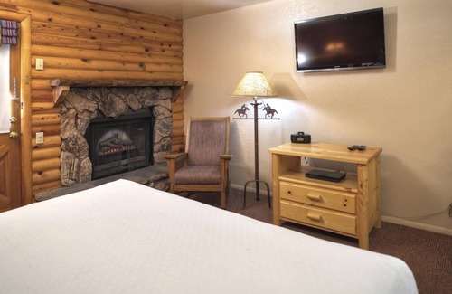 Kohls Ranch Resort | Get Outdoors! Nature Setting, Walking Trails, Pool, Near Woods Canyon Lake