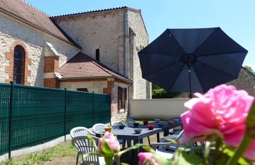 Fourilles Cottage | Getaway at rectory with garden near river