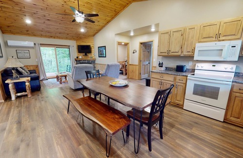 Gaines Cabin | Getaway Dream on Pine Creek Hemlock Cabin bring family or friends or just two