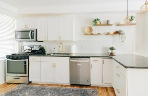Historic Downtown Lancaster House | Getaway on Grant heart of Downtown with parking