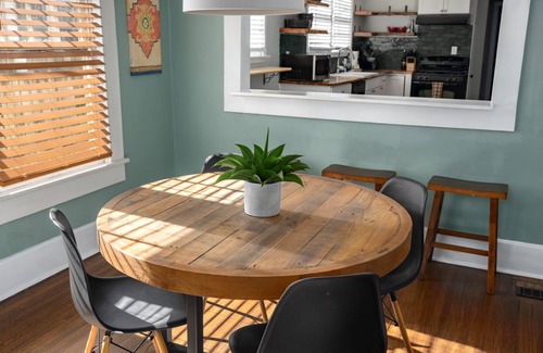 Crestline Heights House | Getaway to Crestwood Cottage!
