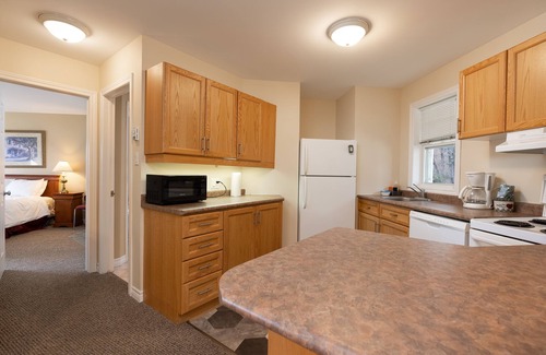 Haliburton Apartment | GetAways At Haliburton Heights