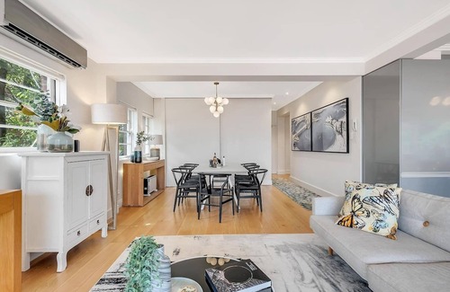 Kirribilli Apartment | Getawayz NSW - Heatherbrae I - Luxurious 3 Bed Apartment, World Class Harbour Bridge Views.
