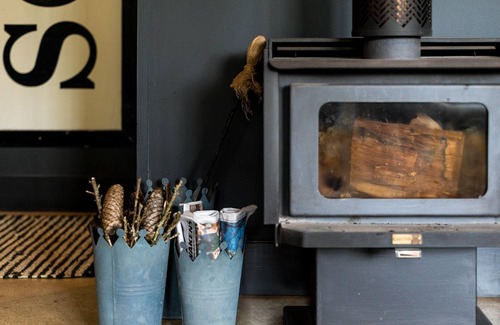 Wildes Meadow Cottage | Getawayz NSW - The Gardener's Cottage-romantic, eclectic, rustic!