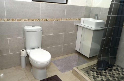 Moses Kotane Bed & Breakfast | Getty's Bed and Breakfast