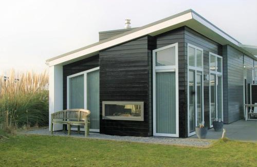 Wemeldinge House | Gezellig ingerichte woning met uitzicht op het meer 32