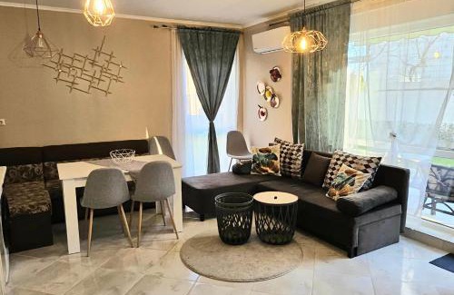 Chernomorets Apartment | GG Garden Deluxe