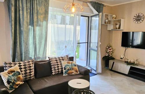 Chernomorets Apartment | GG Garden Deluxe