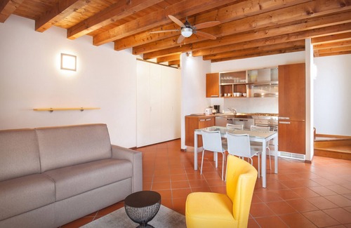 Albisano Apartment | Giallo Limone Apartment