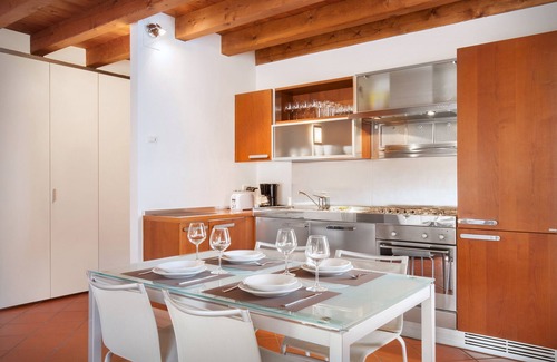 Albisano Apartment | Giallo Limone Apartment