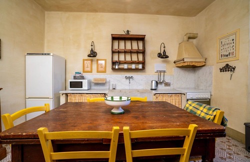 Cantagrillo Apartment | Giallone - Apartment with pool