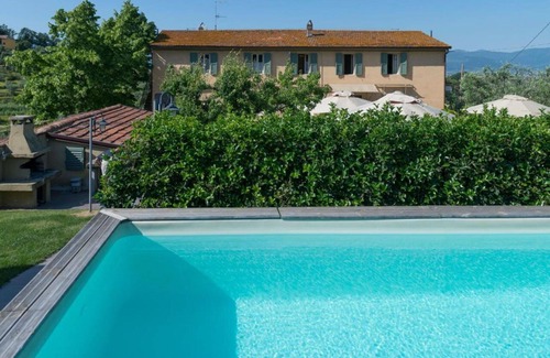Cantagrillo Apartment | Giallone - Apartment with pool