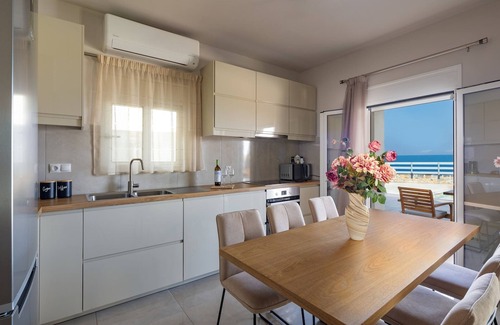 Kefalas Villa | Gianna's Panoramic Seaview Twin Villas with pool 1