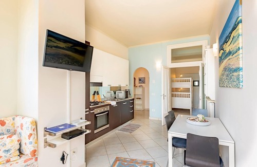 Domaso Apartment | GiardinoLago Azzurro Holiday flat on the lake with pool