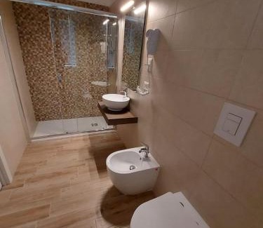 Margherita di Savoia House | Giglio di Mare rooms