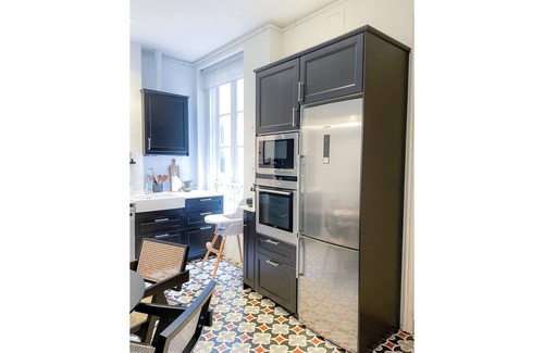 Gijon City Centre Apartment | Gijón 1901 - Centrally located and spacious designer apartment in emblematic building