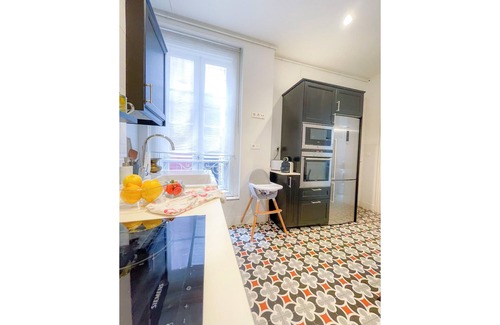 Gijon City Centre Apartment | Gijón 1901 - Centrally located and spacious designer apartment in emblematic building