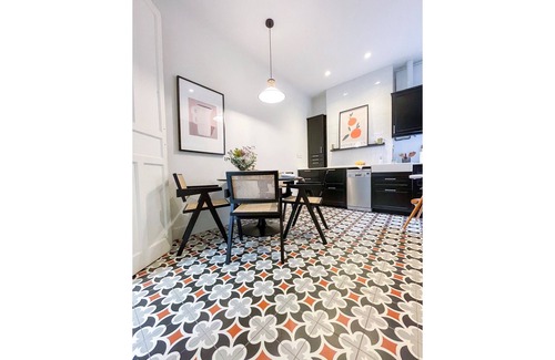 Gijon City Centre Apartment | Gijón 1901 - Centrally located and spacious designer apartment in emblematic building